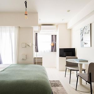 Deluxe Studio Apartment