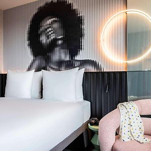 Zimmer mit Queensize-Bett