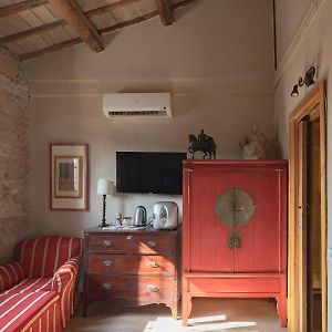 Budget Zimmer mit Kingsize-Bett