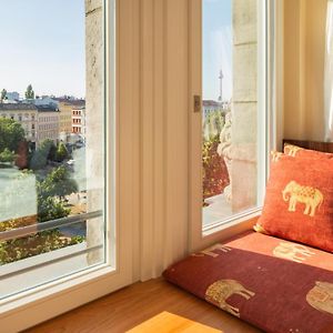 Zimmer mit Kingsize-Bett