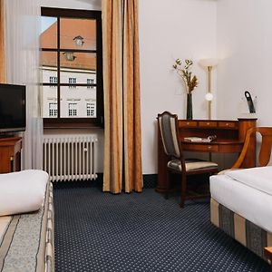 Zimmer mit zwei Einzelbetten