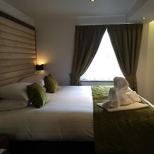 Standard Zimmer mit Kingsize-Bett