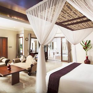 Pool Suite mit Kingsize-Bett