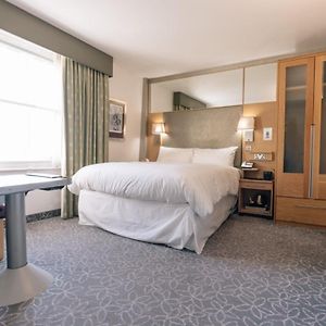 Standard Zimmer mit Kingsize-Bett