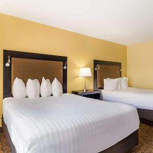 Zimmer mit Queensize-Bett für Gäste mit Behinderungen