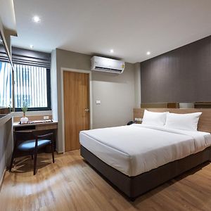 Standard Zimmer mit Kingsize-Bett