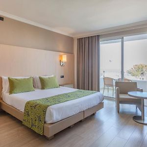 Standard Zimmer mit Kingsize-Bett