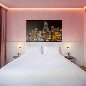 Zimmer mit Kingsize-Bett