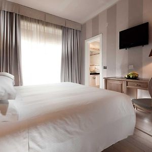 Großzügiges Zimmer