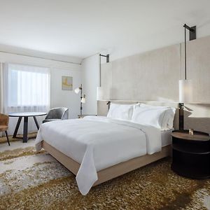 Grand Deluxe Zimmer mit Kingsize-Bett
