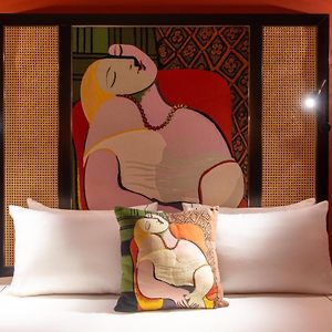 Zimmer mit Kingsize-Bett