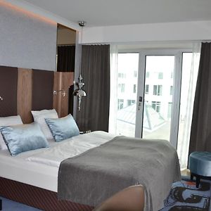 Standard Zimmer mit Kingsize-Bett
