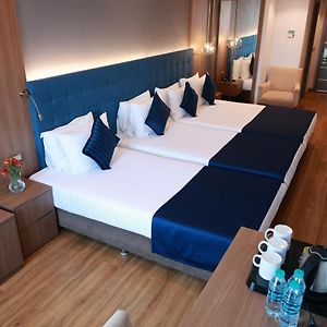Familien-Zimmer mit Kingsize-Bett