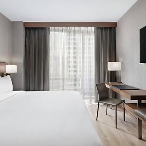 Gästezimmer mit Kingsize-Bett