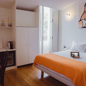Zimmer mit Kingsize-Bett