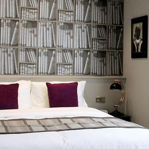 Großes Zimmer