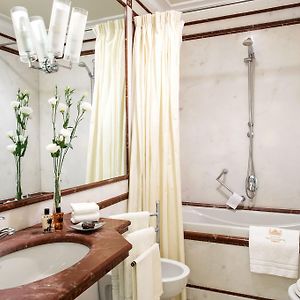 Grand Deluxe Zimmer mit Queensize-Bett
