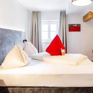 Budget Zimmer mit Kingsize-Bett