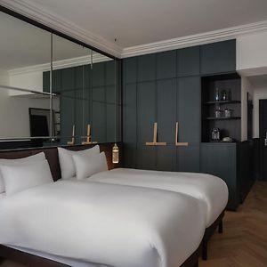 Zimmer mit zwei Einzelbetten