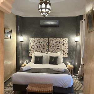 Deluxe Zimmer mit Kingsize-Bett