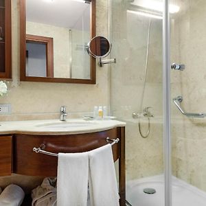 Deluxe Zimmer mit Kingsize-Bett