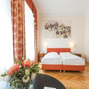 Classic Zimmer mit Kingsize-Bett