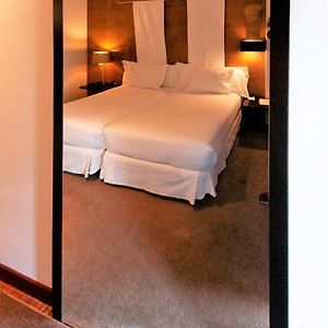 Zimmer mit zwei Einzelbetten
