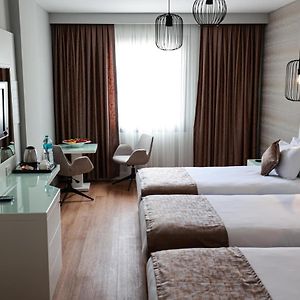 Dreibettzimmer
