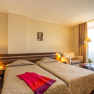 Zimmer mit zwei Einzelbetten