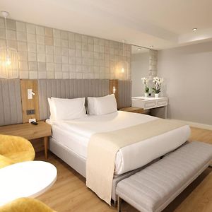 Zimmer mit Kingsize-Bett