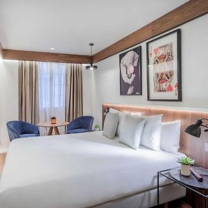 Angrenzendes Deluxe Zimmer mit Kingsize-Bett
