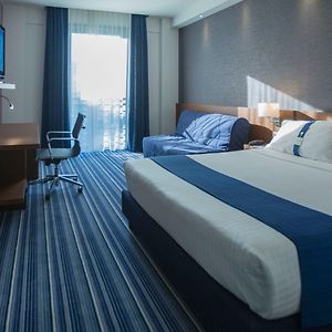 Standard Zimmer mit Kingsize-Bett