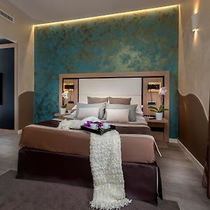 Deluxe Zimmer mit Kingsize-Bett