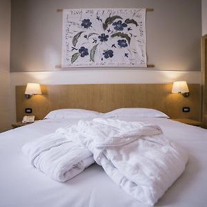 Deluxe Zimmer mit Kingsize-Bett