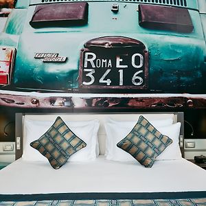 Zimmer mit Kingsize-Bett