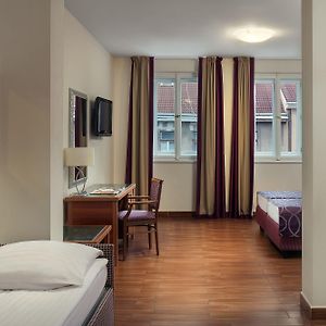 Dreibettzimmer