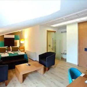 Penthouse Suite
