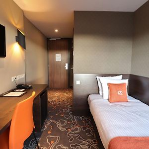 Zimmer mit Kingsize-Bett
