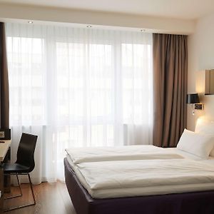 Standard Zimmer mit Kingsize-Bett