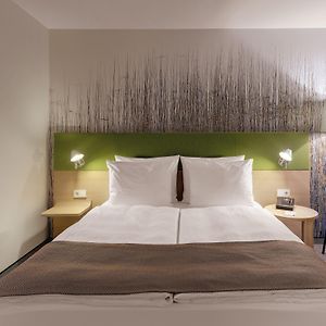Standard Zimmer mit Kingsize-Bett