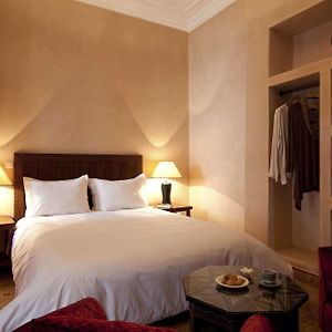 Standard Zimmer mit Kingsize-Bett