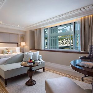 Zimmer mit Kingsize-Bett