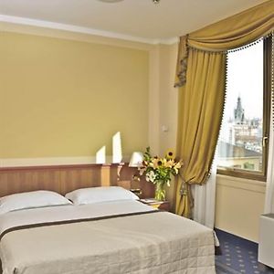 Standard Zimmer mit Kingsize-Bett