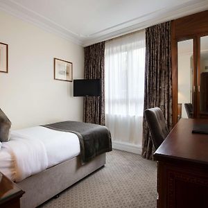 Zimmer mit Kingsize-Bett