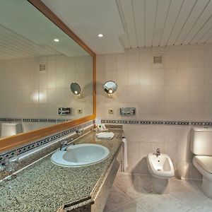 Deluxe Zimmer mit Kingsize-Bett
