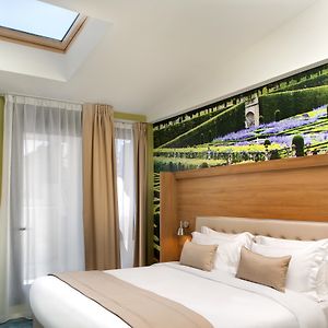 Eiffelturm Turm Suite mit Kingsize-Bett
