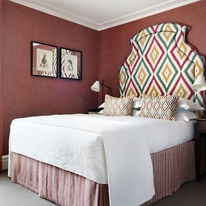Zimmer mit Kingsize-Bett