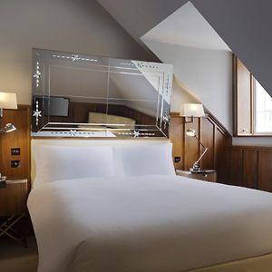Zimmer mit Queensize-Bett auf den oberen Etagen
