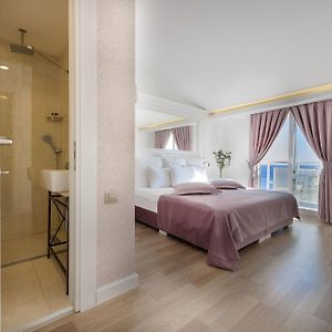 Standard Zimmer mit Kingsize-Bett