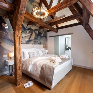 Deluxe Zimmer mit Kingsize-Bett